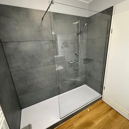 Eicher Warnemuende 3* 로스토크